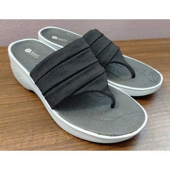 Bzees Womens Dallas Black Slip On Thong Sandals Shoes 8M Wedge - Picture 1 of 8